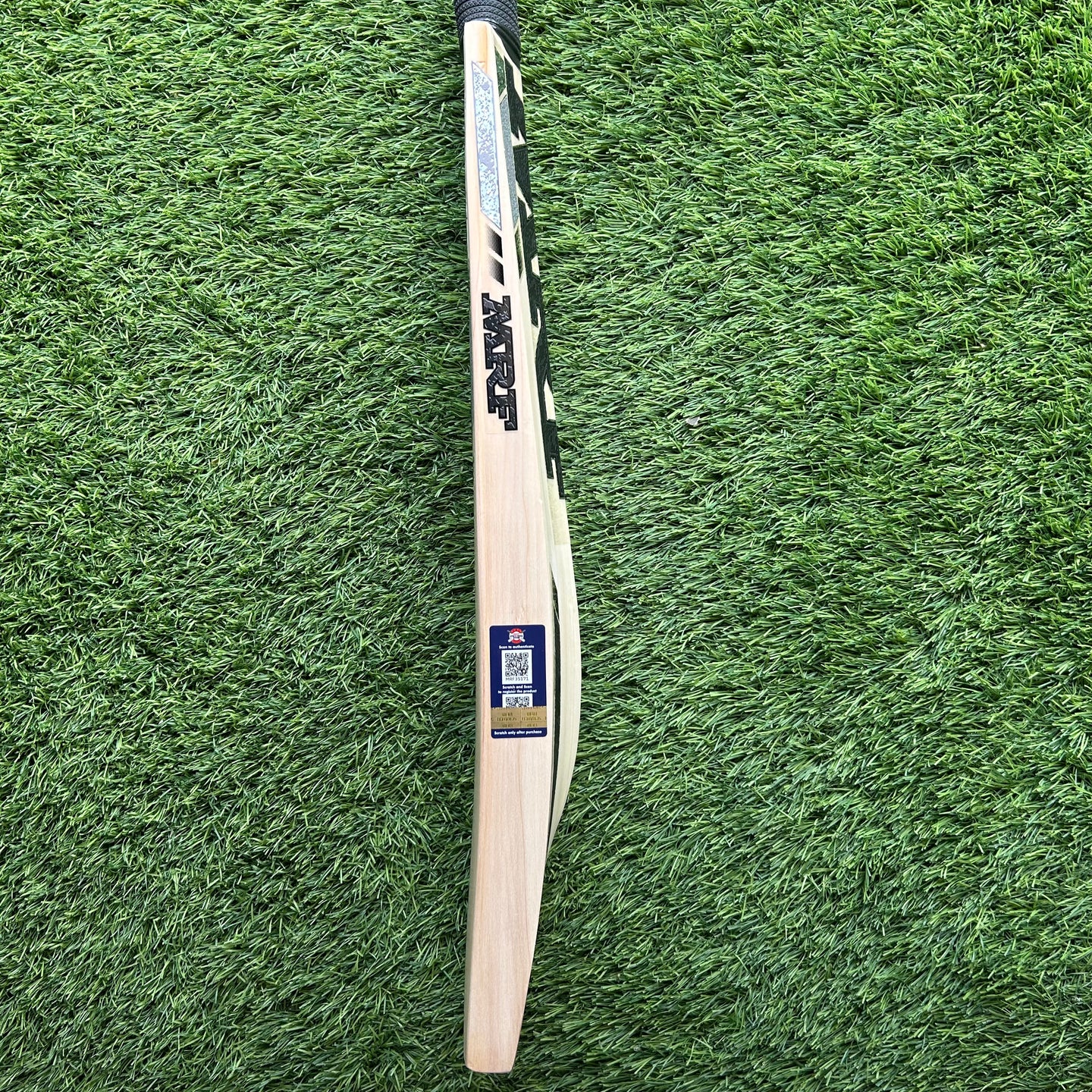 MRF EW Bat Majestic Juniors'